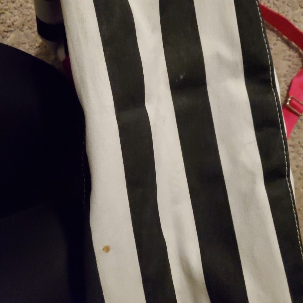 Victoria's Secret Striped Duffle Style Weekend Bag with Pink Handles - Picture 7 of 9